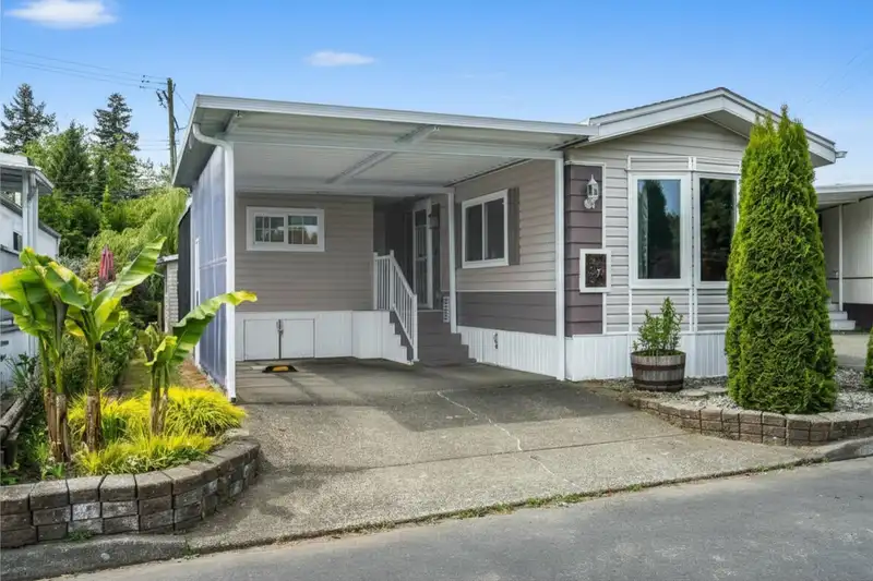 37 8670 156 STREET - photo 1 of 35