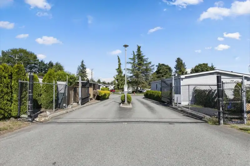 37 8670 156 STREET - photo 2 of 35