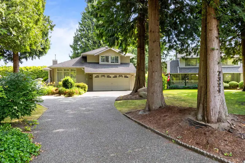 7324 149A STREET - photo 2 of 35
