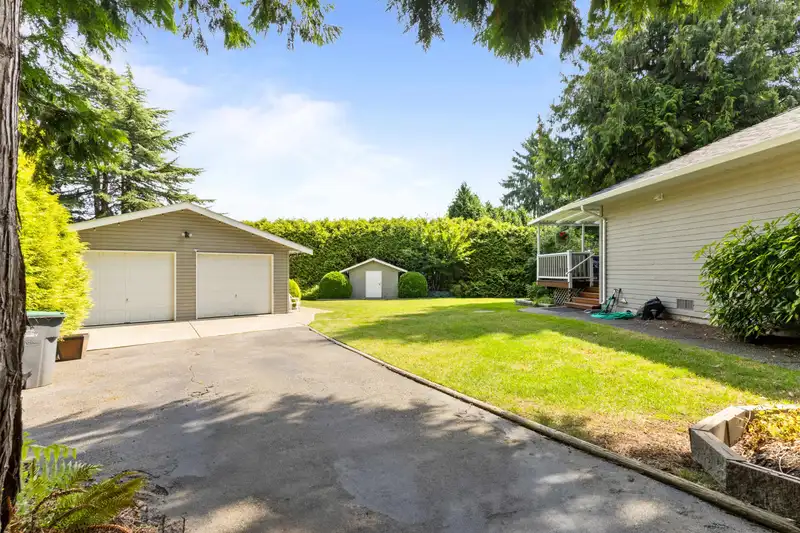 7324 149A STREET - photo 4 of 35