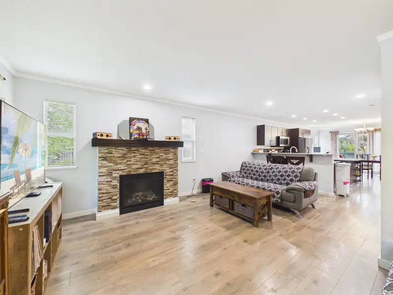 13 19250 65TH AVENUE - photo 2 of 26