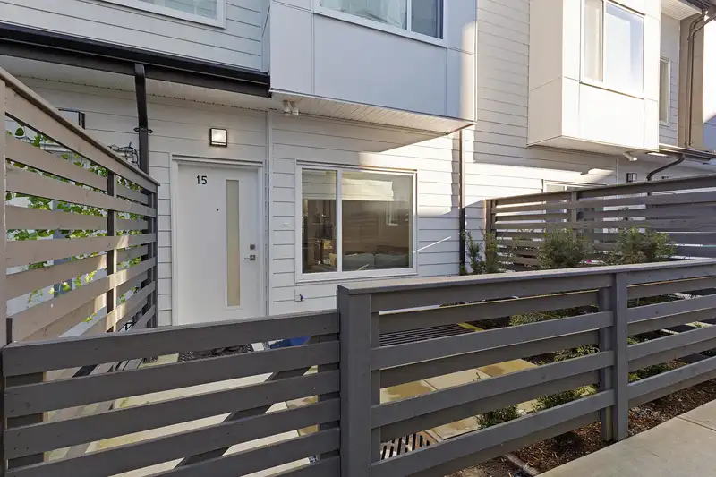 15 9652 162A STREET - photo 4 of 28