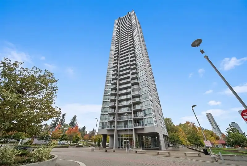 2701 13618 100 AVENUE - photo 1 of 25