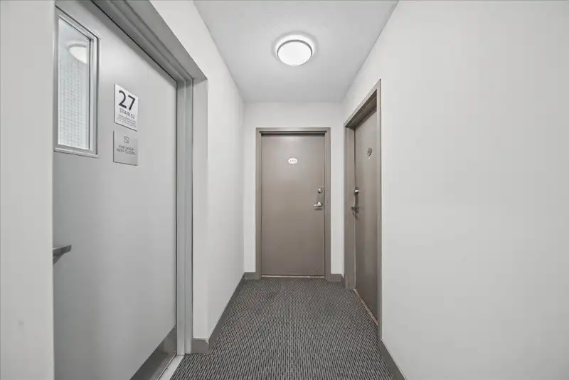 2701 13618 100 AVENUE - photo 2 of 25