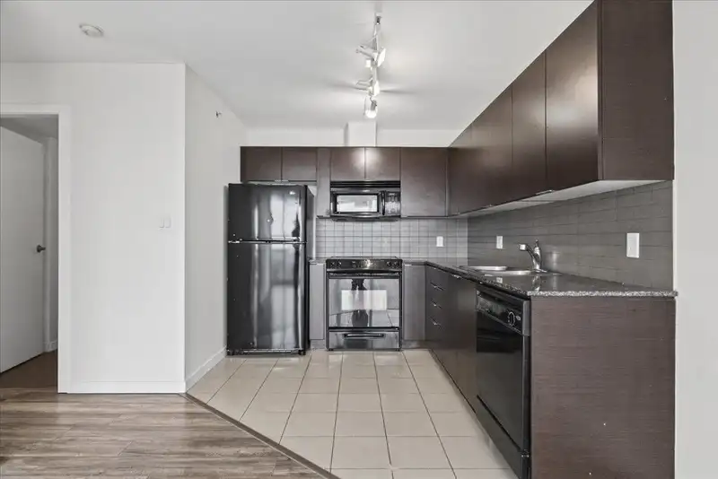 2701 13618 100 AVENUE - photo 4 of 25