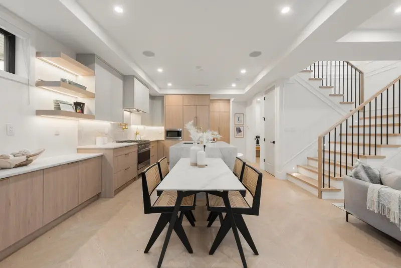 1 3393 VICTORIA DRIVE - photo 4 of 25