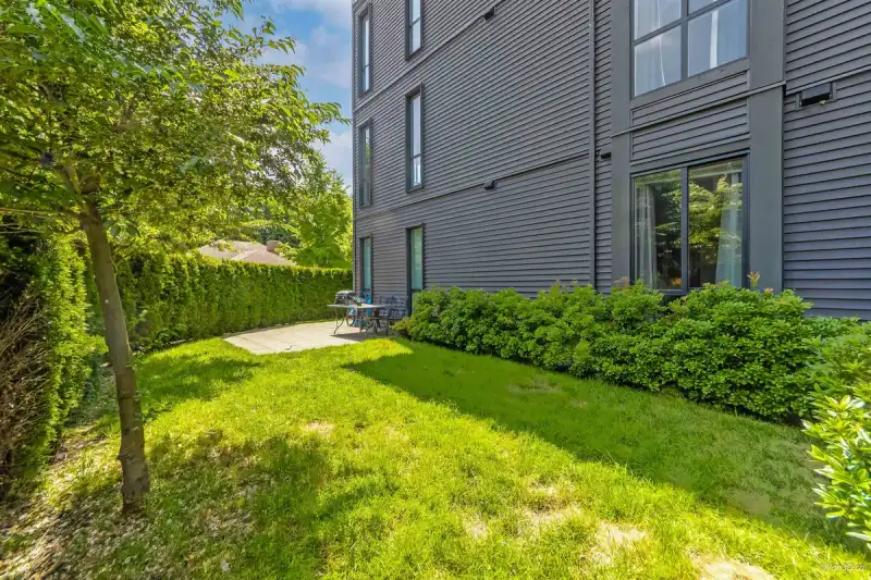 125 14968 101A AVENUE - photo 1 of 20