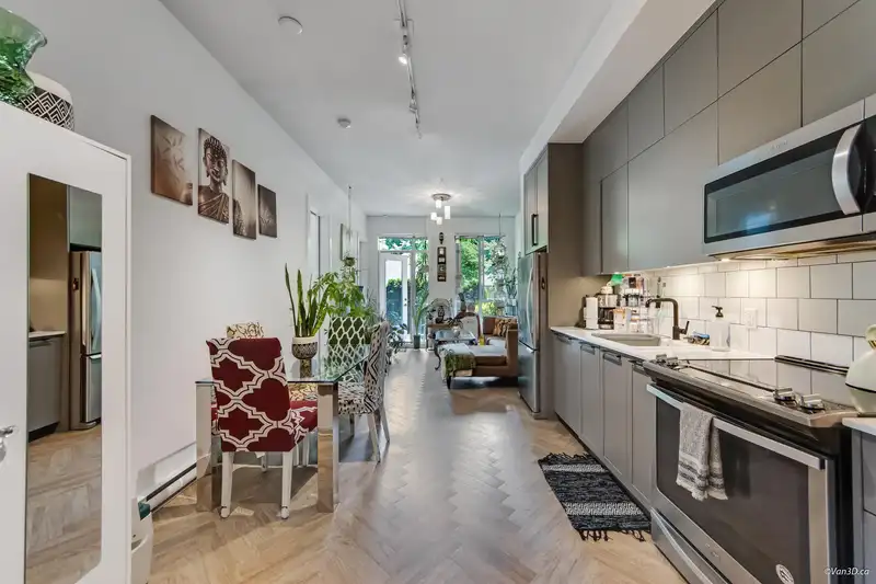 125 14968 101A AVENUE - photo 3 of 20