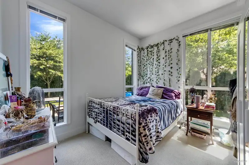 125 14968 101A AVENUE - photo 4 of 20