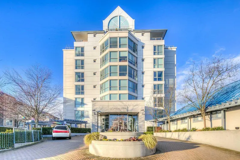 307 5860 DOVER CRESCENT - photo 1 of 13