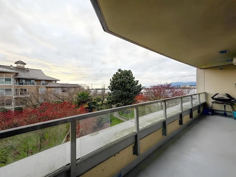 307 5860 DOVER CRESCENT - photo 2 of 13