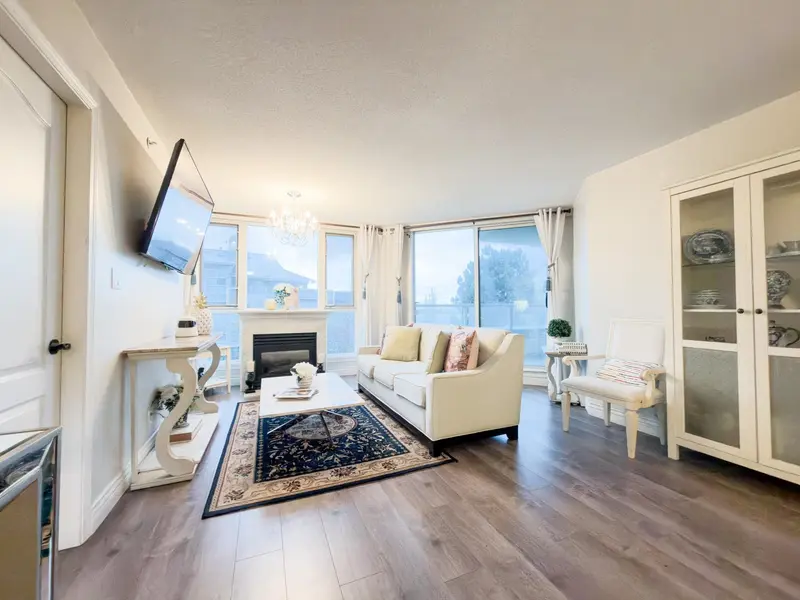 307 5860 DOVER CRESCENT - photo 3 of 13