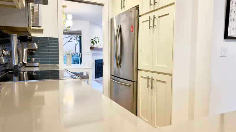 10 2118 EASTERN AVENUE - photo 2 of 25