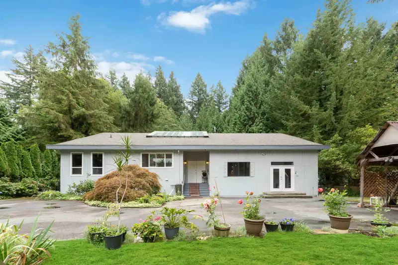 12448 55 AVENUE - photo 1 of 35