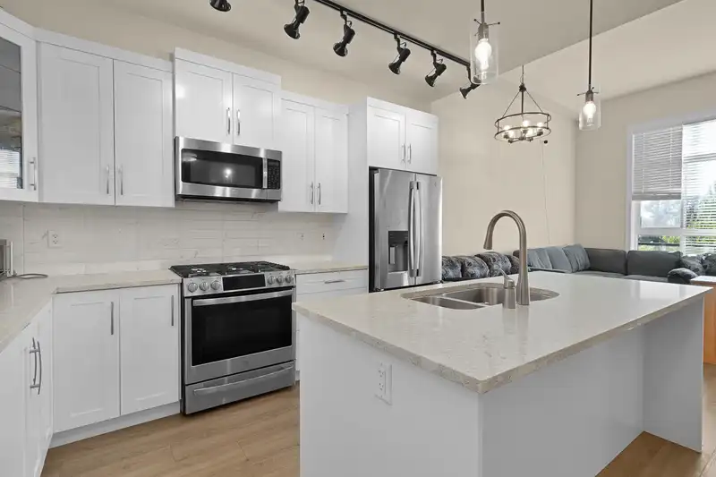612 11077 RAVINE ROAD - photo 2 of 35