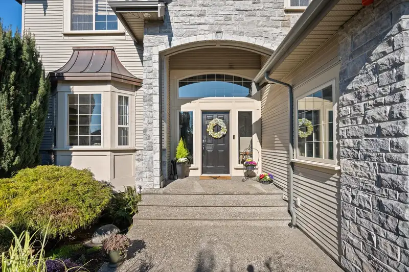 18265 CLAYTONHILL DRIVE - photo 3 of 40