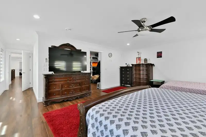 7033 129A STREET - photo 3 of 40