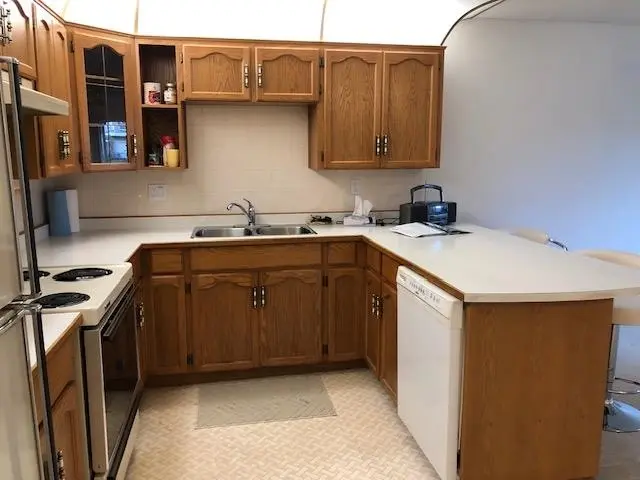 126 22611 116 AVENUE - photo 4 of 17