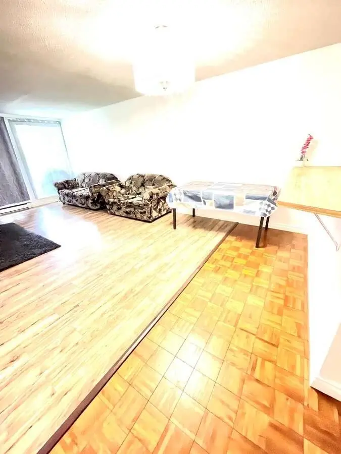 219 9300 GLENACRES DRIVE - photo 3 of 25