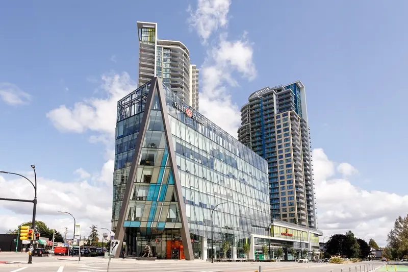 609 7388 KINGSWAY STREET - photo 1 of 25