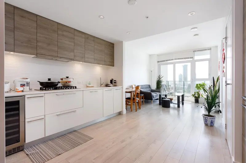 609 7388 KINGSWAY STREET - photo 3 of 25