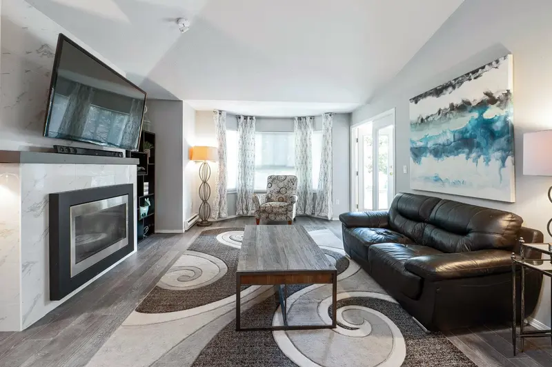 305 19721 64 AVENUE - photo 2 of 25