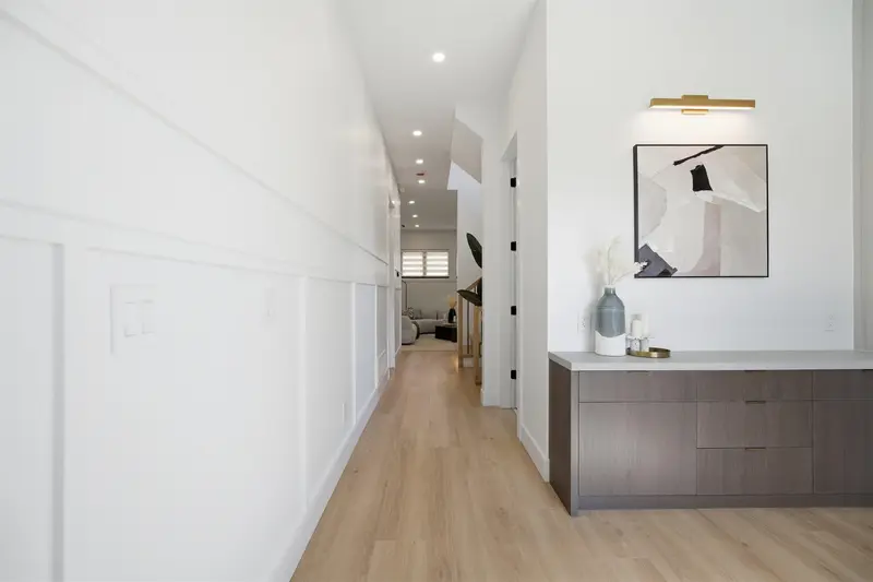 20473 69 AVENUE - photo 4 of 25