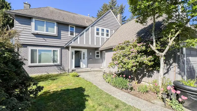 15910 100A AVENUE - photo 1 of 29
