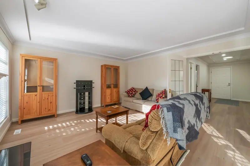 4 12981 17 AVENUE - photo 3 of 25