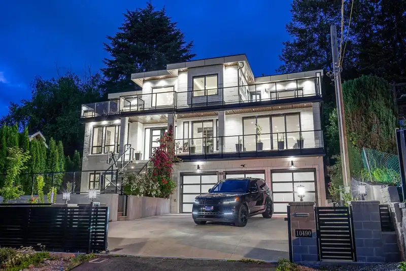10490 125A STREET - photo 2 of 40