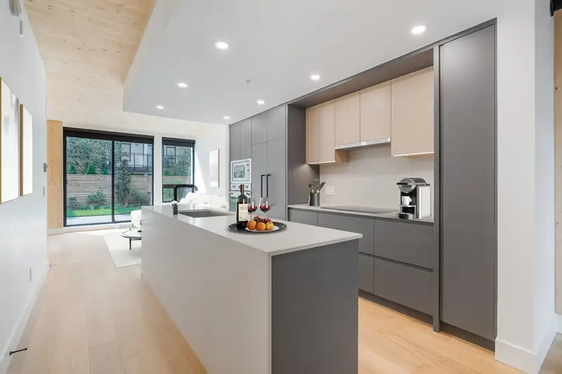 121 310 SALTER STREET - photo 1 of 25