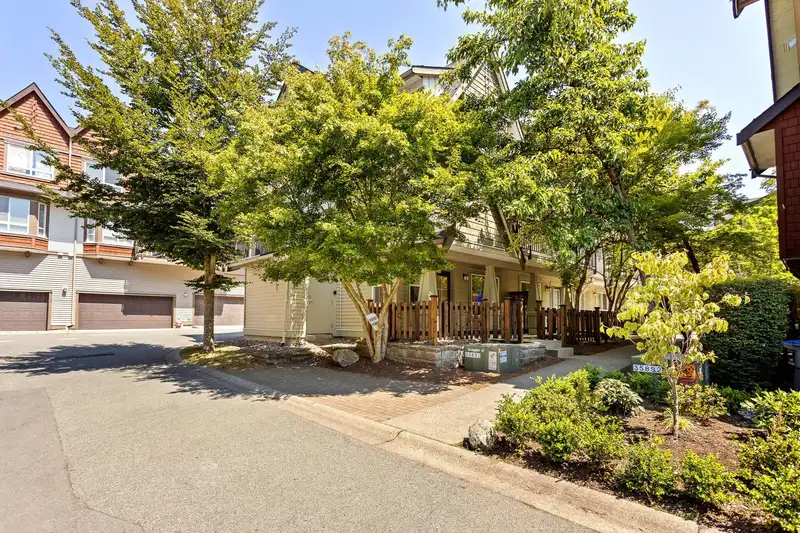 43 7155 189 STREET - photo 2 of 40
