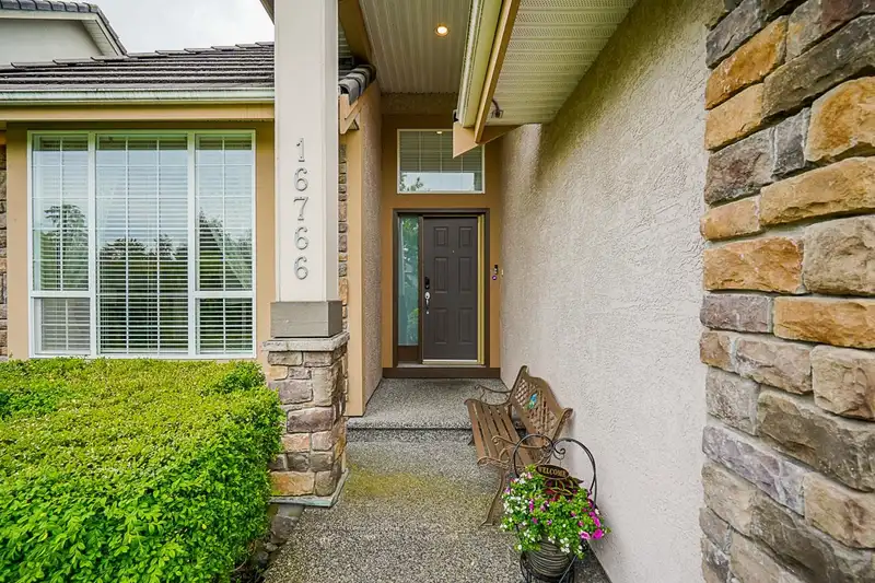 16766 108A AVENUE - photo 2 of 25