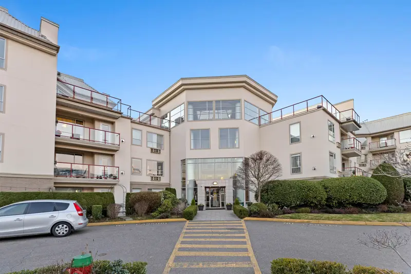 409 2626 COUNTESS STREET - photo 1 of 25