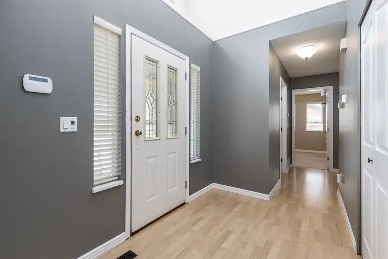 15514 108 AVENUE - photo 4 of 38
