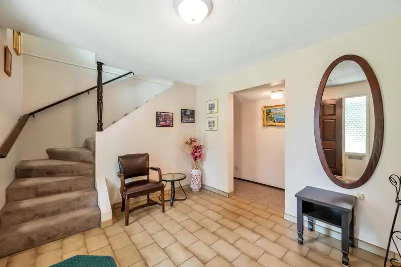 17011 94A AVENUE - photo 4 of 39