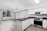 403 16068 83 AVENUE - thumbnail 2