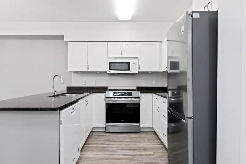 403 16068 83 AVENUE - photo 3 of 25