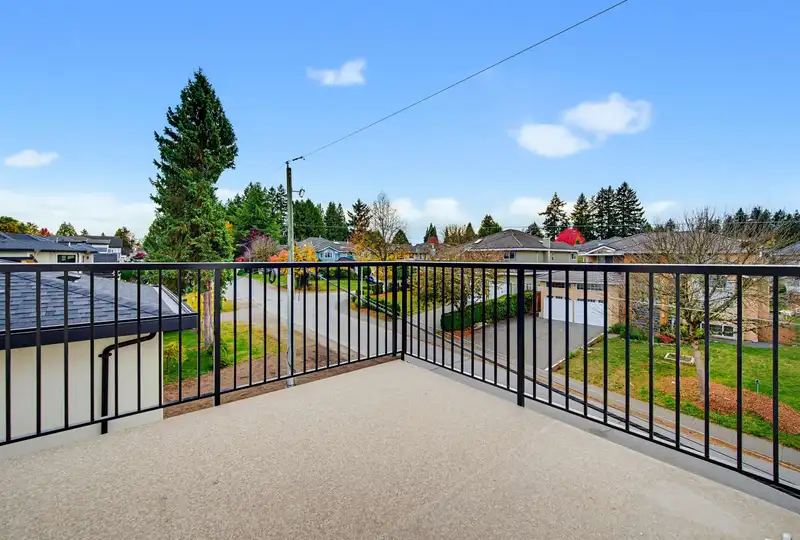 13314 62 AVENUE - photo 4 of 25