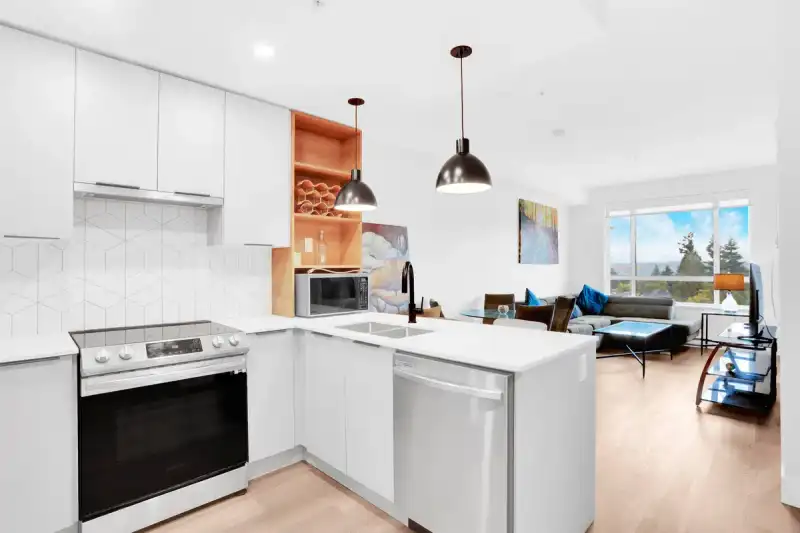 611 10778 138 STREET - photo 1 of 20