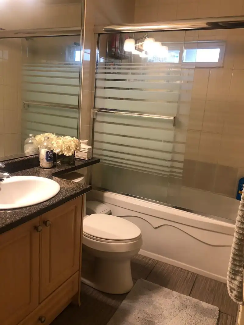 14355 72 AVENUE - photo 4 of 5