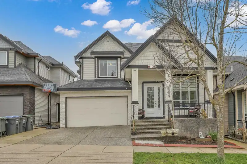 6125 140 STREET - photo 2 of 40