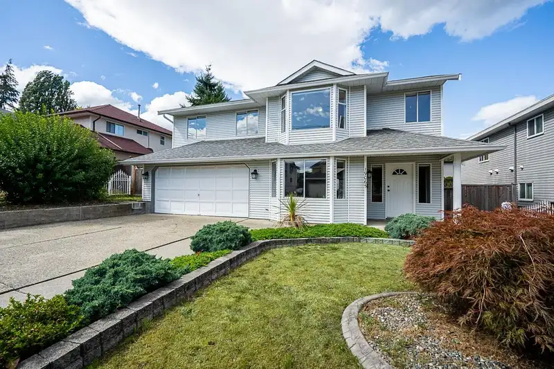 19065 60 AVENUE - photo 2 of 30
