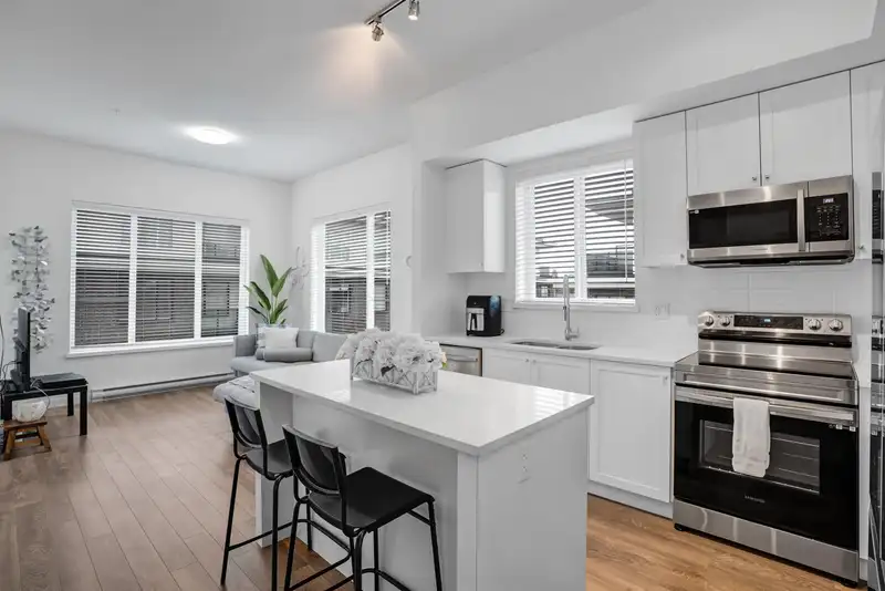 608 15825 85 AVENUE - photo 1 of 29