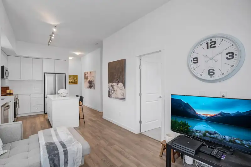 608 15825 85 AVENUE - photo 3 of 29