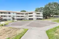 301 9632 120A STREET - thumbnail 3