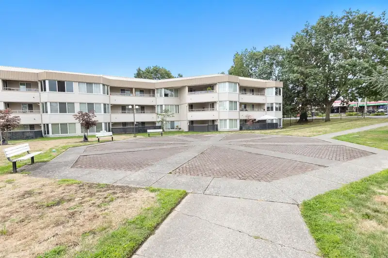 301 9632 120A STREET - photo 3 of 25