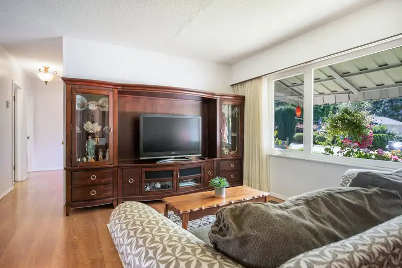 10108 PARK DRIVE - photo 4 of 29