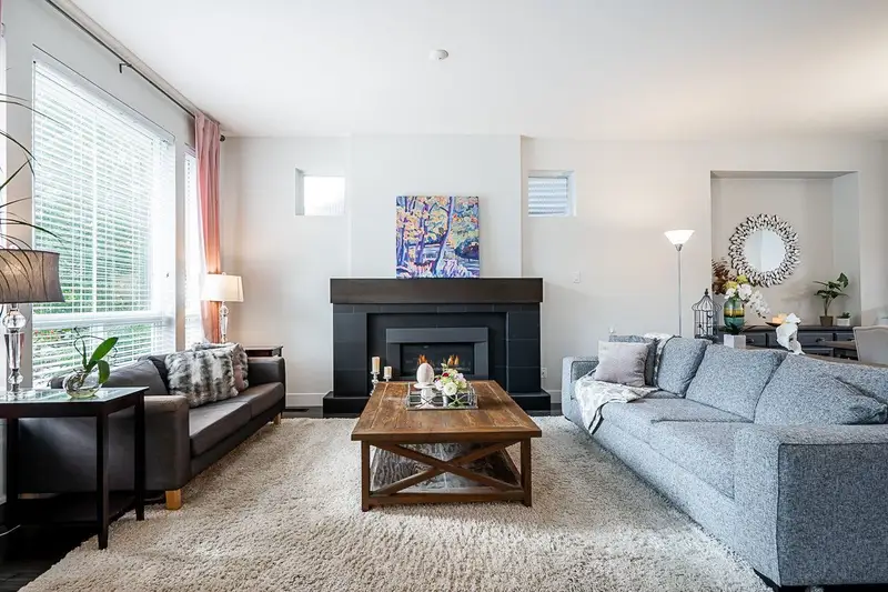 10489 ROBERTSON STREET - photo 3 of 25