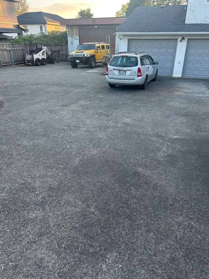 10635 160 STREET - photo 3 of 5